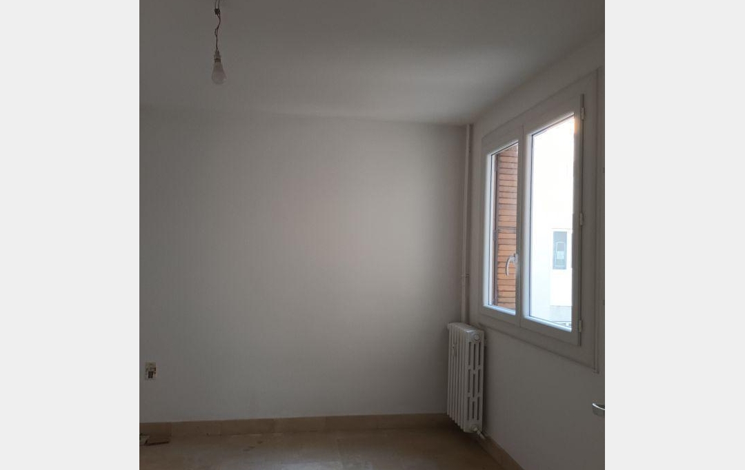 CABINET L'ANTENNE : Appartement | NIMES (30900) | 70 m2 | 713 € 