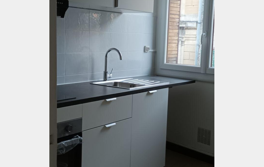 CABINET L'ANTENNE : Apartment | NIMES (30900) | 70 m2 | 713 € 