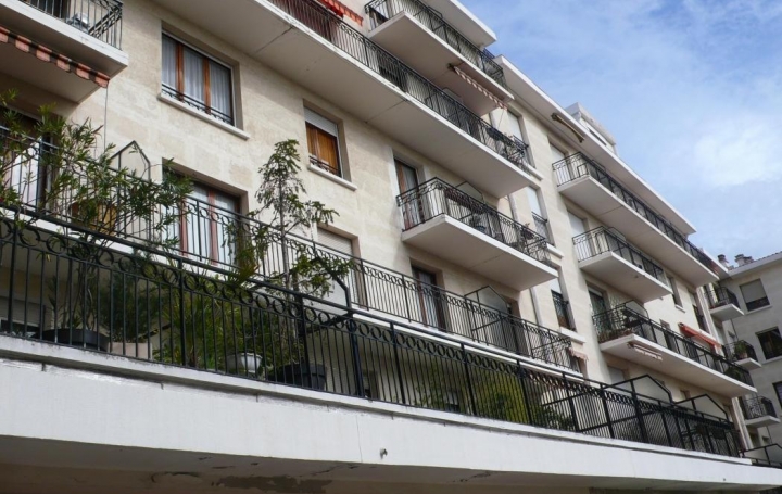 CABINET L'ANTENNE : Appartement | NIMES (30900) | 75 m2 | 733 € 
