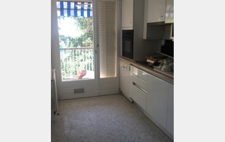 CABINET L'ANTENNE : Appartement | NIMES (30900) | 90 m2 | 900 € 