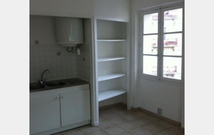 CABINET L'ANTENNE : Appartement | NIMES (30900) | 26 m2 | 325 € 