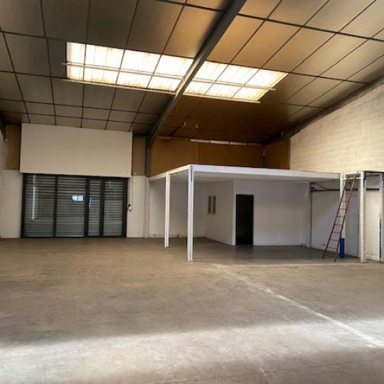  CABINET L'ANTENNE : Local / Bureau | CAISSARGUES (30132) | 280 m2 | 2 016 € 