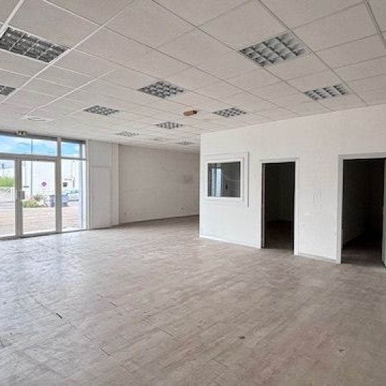  CABINET L'ANTENNE : Local / Bureau | CAISSARGUES (30132) | 280 m2 | 2 222 € 