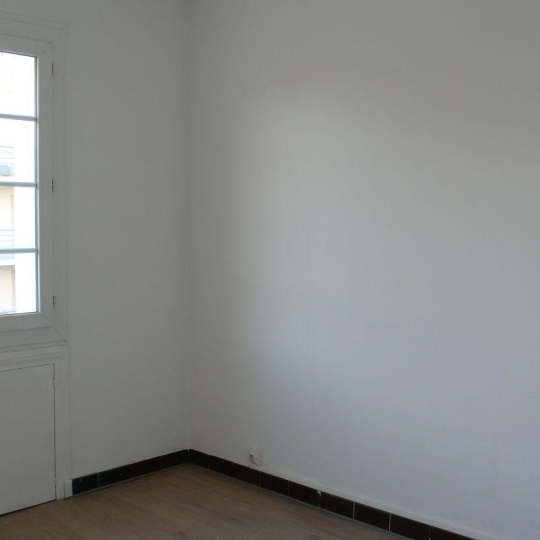  CABINET L'ANTENNE : Apartment | NIMES (30000) | 57 m2 | 607 € 