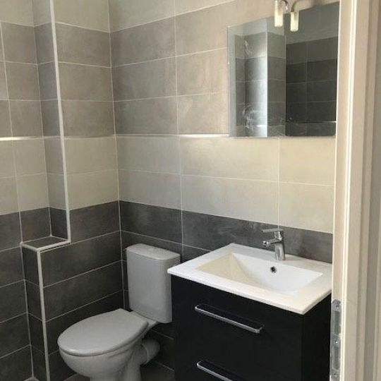  CABINET L'ANTENNE : Maison / Villa | NIMES (30000) | 73 m2 | 928 € 