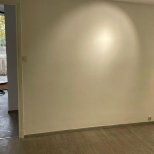  CABINET L'ANTENNE : Local / Bureau | NIMES (30900) | 45 m2 | 823 € 