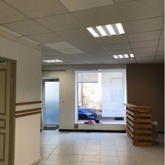  CABINET L'ANTENNE : Office | NIMES (30900) | 47 m2 | 365 € 