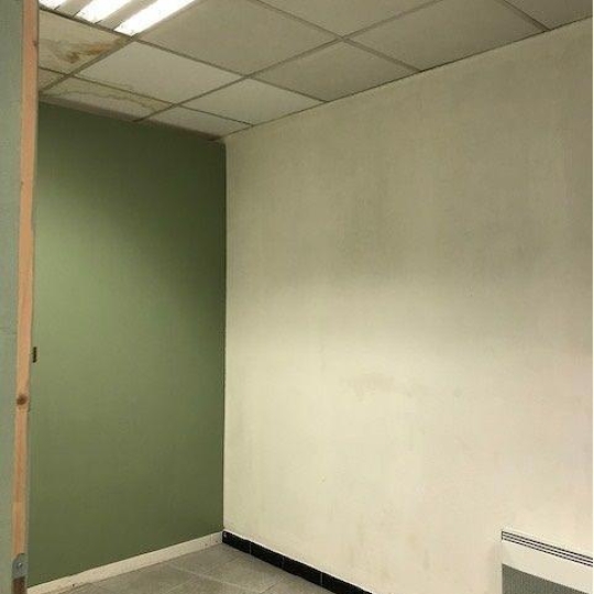  CABINET L'ANTENNE : Office | NIMES (30900) | 47 m2 | 365 € 