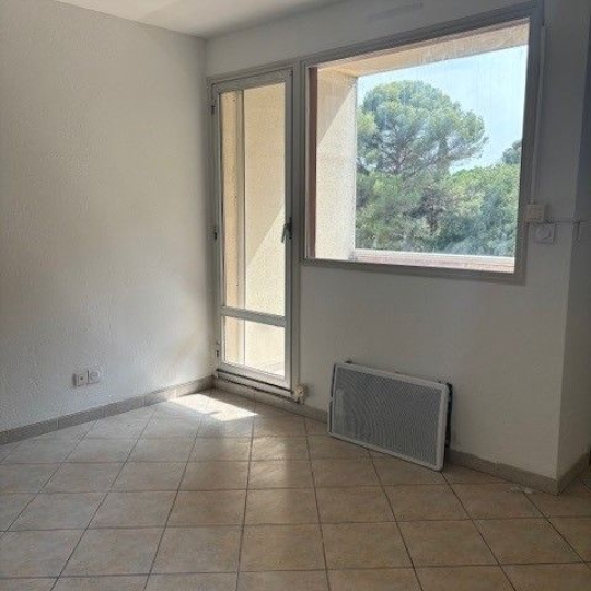  CABINET L'ANTENNE : Apartment | NIMES (30900) | 21 m2 | 423 € 