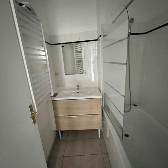  CABINET L'ANTENNE : Appartement | NIMES (30900) | 46 m2 | 533 € 