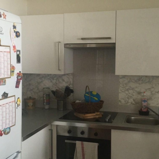  CABINET L'ANTENNE : Appartement | NIMES (30900) | 75 m2 | 802 € 