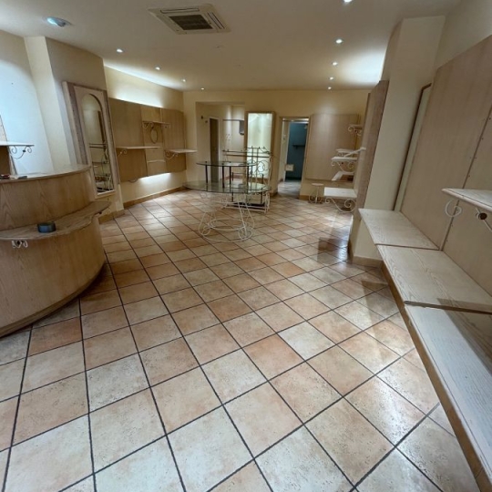  CABINET L'ANTENNE : Office | BAGNOLS-SUR-CEZE (30200) | 65 m2 | 550 € 