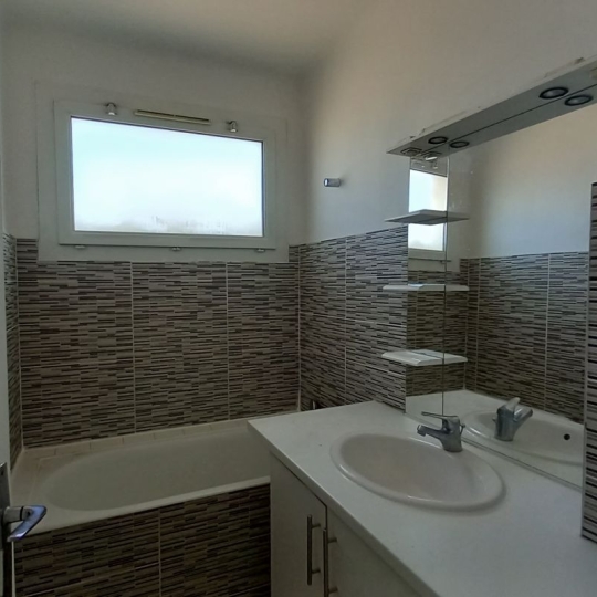  CABINET L'ANTENNE : Appartement | NIMES (30900) | 67 m2 | 642 € 
