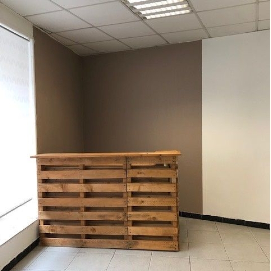  CABINET L'ANTENNE : Local / Bureau | NIMES (30900) | 47 m2 | 404 € 