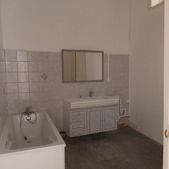  CABINET L'ANTENNE : Appartement | NIMES (30900) | 107 m2 | 1 130 € 
