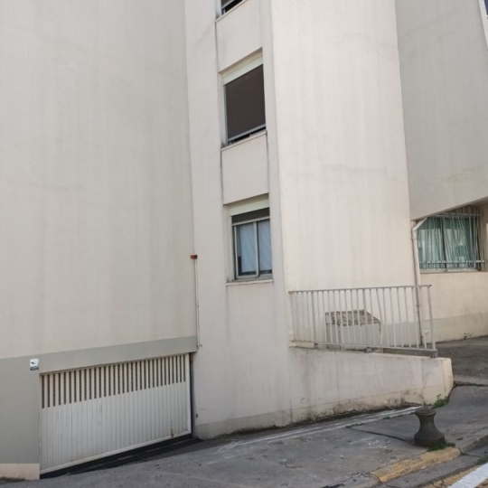  CABINET L'ANTENNE : Garage / Parking | NIMES (30900) | 0 m2 | 40 € 