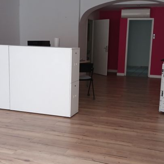  CABINET L'ANTENNE : Office | NIMES (30900) | 79 m2 | 919 &euro; 