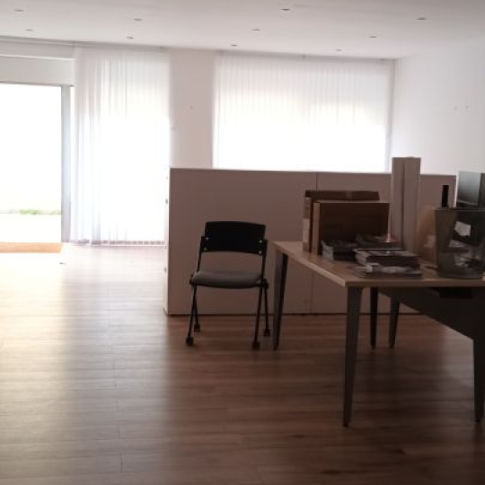  CABINET L'ANTENNE : Office | NIMES (30900) | 79 m2 | 919 &euro; 