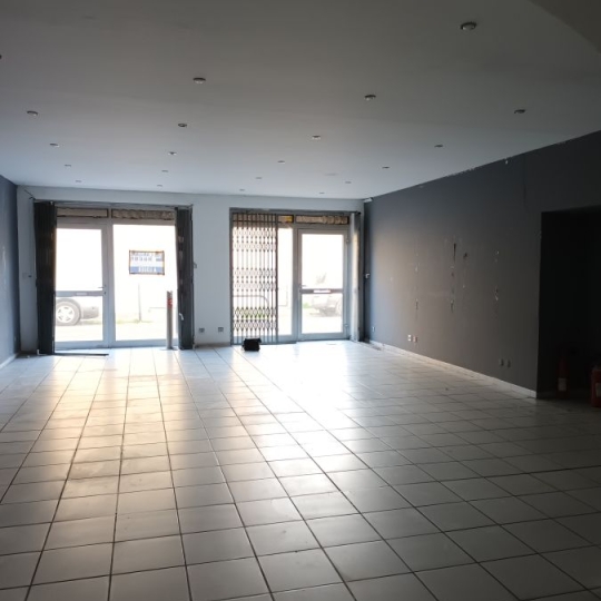  CABINET L'ANTENNE : Office | NIMES (30900) | 79 m2 | 919 &euro; 