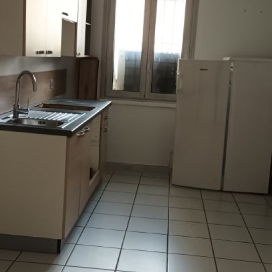  CABINET L'ANTENNE : Office | NIMES (30900) | 79 m2 | 919 &euro; 