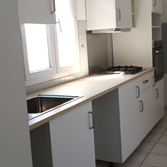 CABINET L'ANTENNE : Appartement | NIMES (30900) | 122.00m2 | 1 230 € 