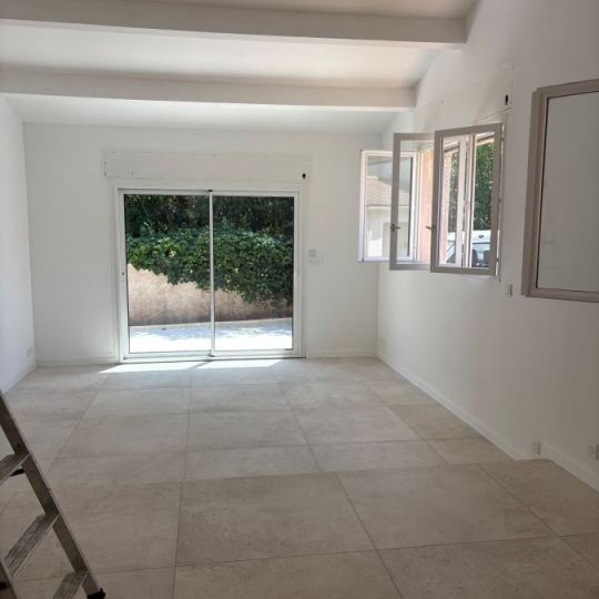  CABINET L'ANTENNE : Maison / Villa | NIMES (30000) | 118 m2 | 1 400 &euro; 