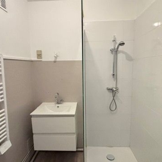  CABINET L'ANTENNE : Appartement | NIMES (30000) | 100 m2 | 1 200 &euro; 