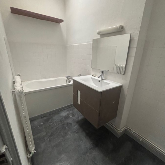  CABINET L'ANTENNE : Appartement | NIMES (30900) | 120 m2 | 930 &euro; 