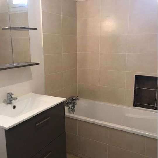 CABINET L'ANTENNE : Maison / Villa | NIMES (30900) | 73 m2 | 1 019 &euro; 