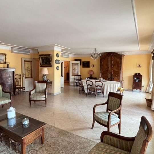  CABINET L'ANTENNE : Apartment | NIMES (30000) | 170 m2 | 650 000 € 