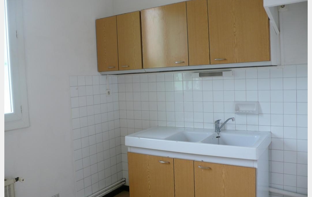 CABINET L'ANTENNE : Appartement | NIMES (30900) | 67 m2 | 741 &euro; 