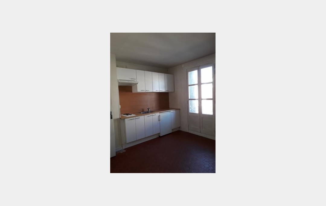 CABINET L'ANTENNE : Appartement | UZES (30700) | 22 m2 | 320 € 