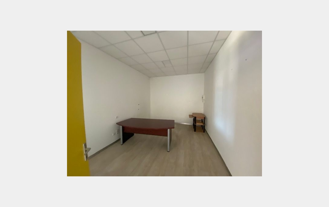 CABINET L'ANTENNE : Local / Bureau | CAISSARGUES (30132) | 280 m2 | 2 222 € 