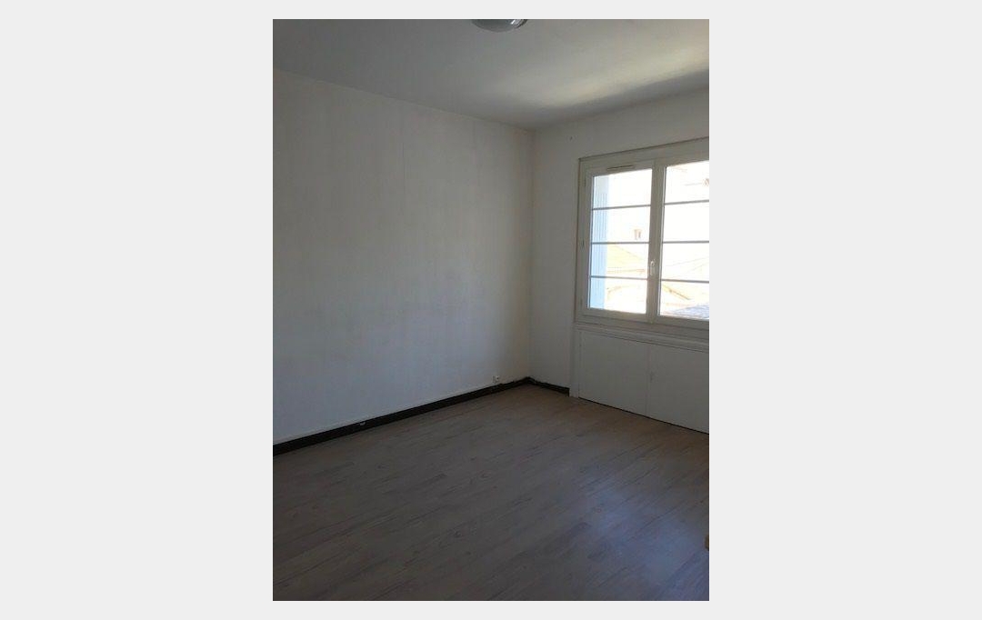CABINET L'ANTENNE : Apartment | NIMES (30000) | 57 m2 | 607 € 