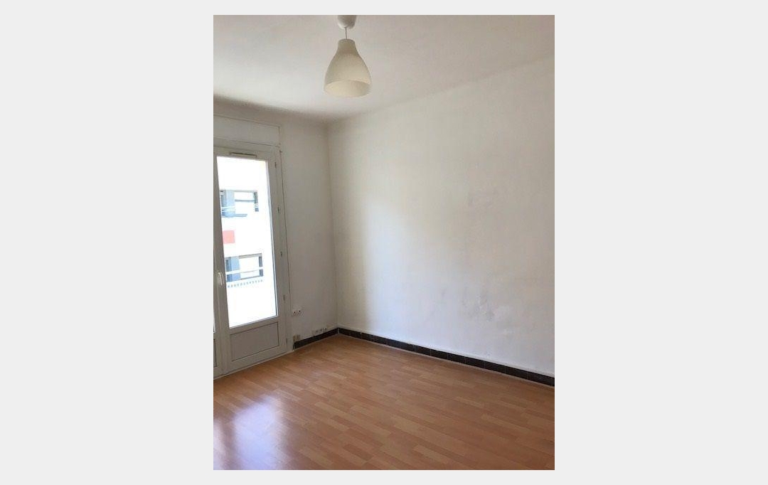 CABINET L'ANTENNE : Apartment | NIMES (30000) | 57 m2 | 607 € 