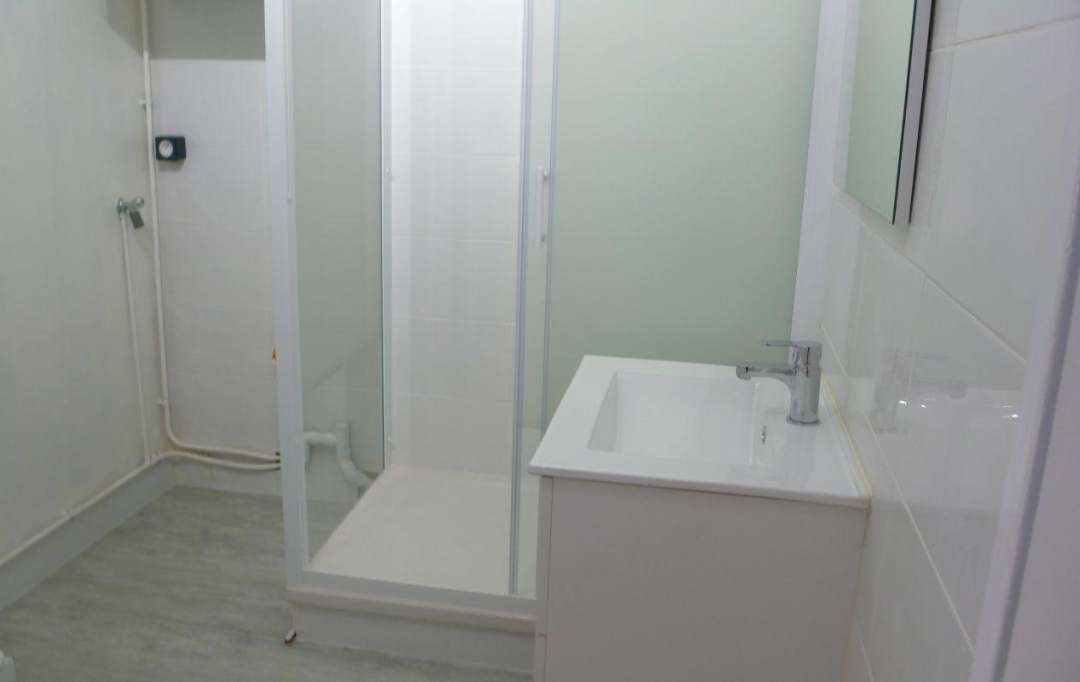 CABINET L'ANTENNE : Apartment | NIMES (30000) | 57 m2 | 607 € 
