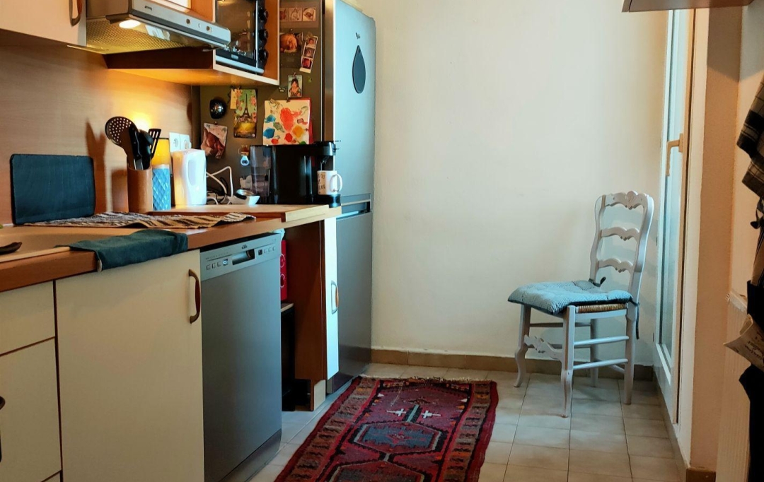 CABINET L'ANTENNE : Appartement | NIMES (30900) | 52 m2 | 617 € 