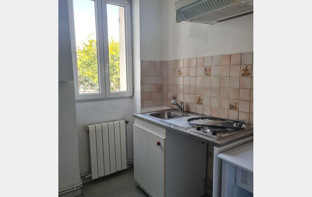 CABINET L'ANTENNE : Appartement | NIMES (30900) | 37 m2 | 362 € 