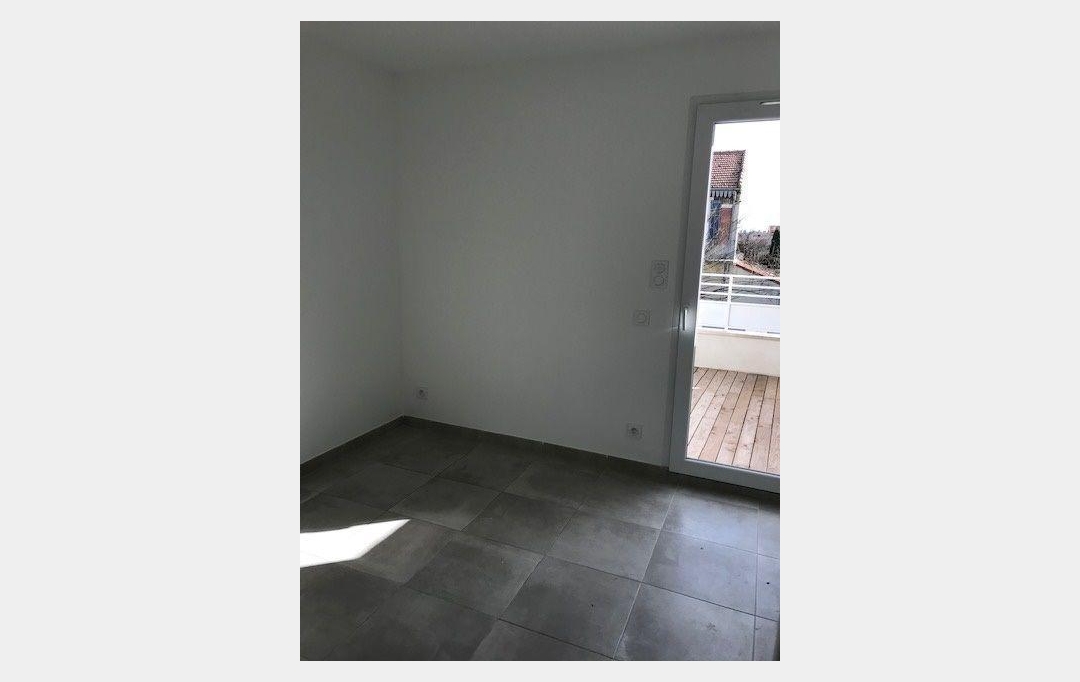 CABINET L'ANTENNE : Autres | NIMES (30900) | 74 m2 | 928 € 