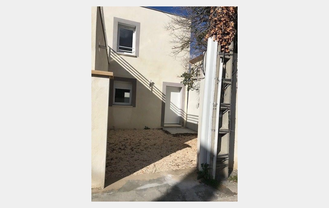 CABINET L'ANTENNE : Autres | NIMES (30900) | 74 m2 | 928 € 