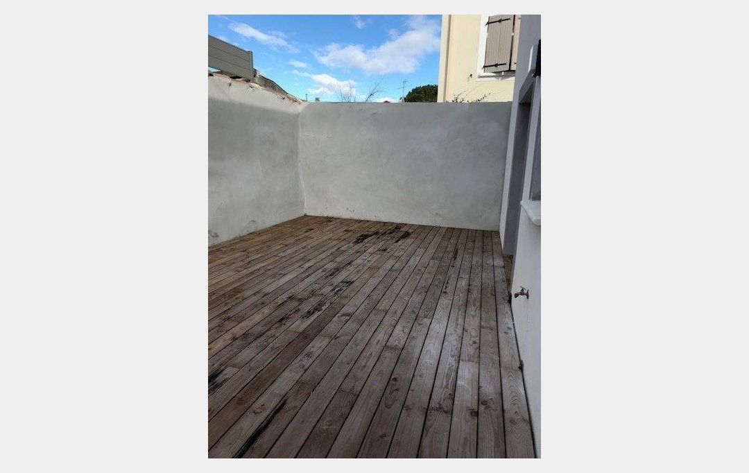 CABINET L'ANTENNE : Autres | NIMES (30900) | 74 m2 | 928 € 