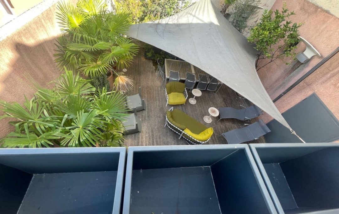 CABINET L'ANTENNE : Appartement | NIMES (30900) | 266 m2 | 2 390 € 
