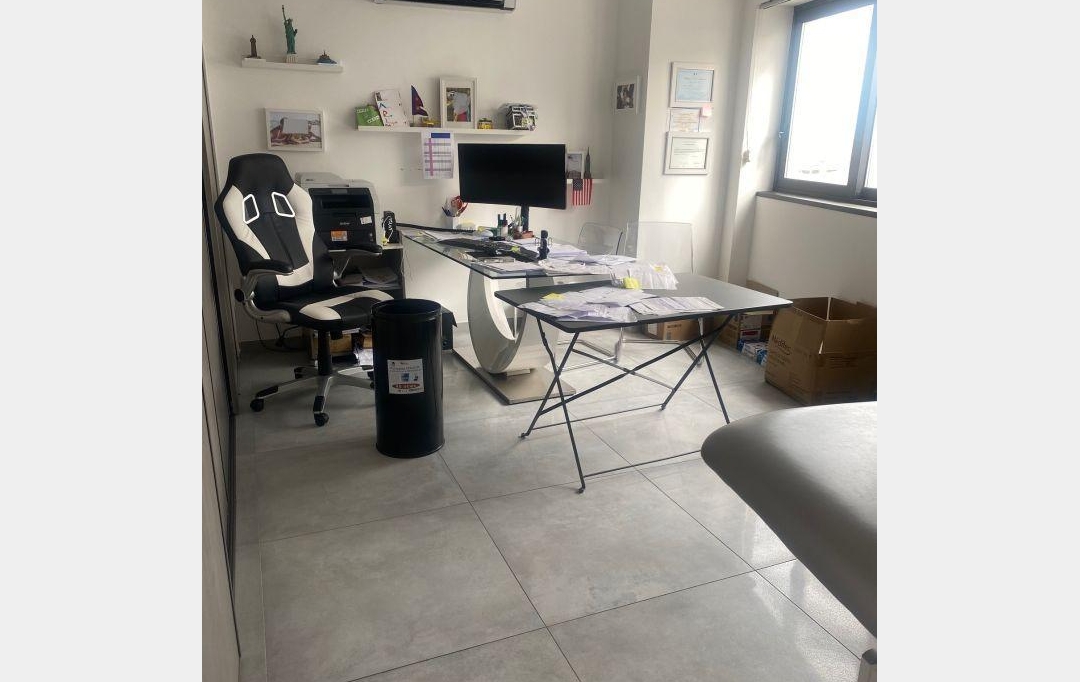 CABINET L'ANTENNE : Local / Bureau | NIMES (30900) | 45 m2 | 585 € 