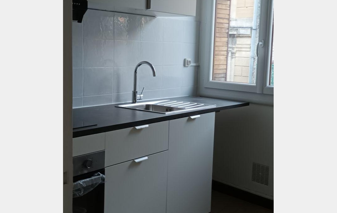 CABINET L'ANTENNE : Appartement | NIMES (30900) | 70 m2 | 773 € 