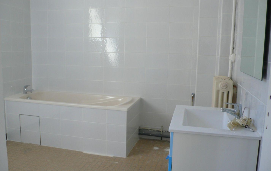 CABINET L'ANTENNE : Appartement | NIMES (30900) | 70 m2 | 773 € 