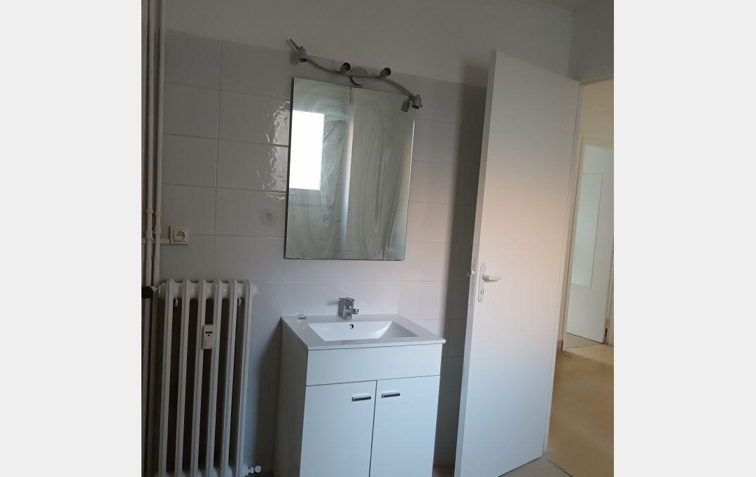 CABINET L'ANTENNE : Appartement | NIMES (30900) | 70 m2 | 713 € 