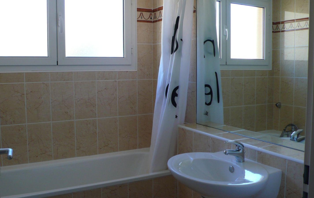 CABINET L'ANTENNE : Appartement | NIMES (30900) | 70 m2 | 1 036 € 