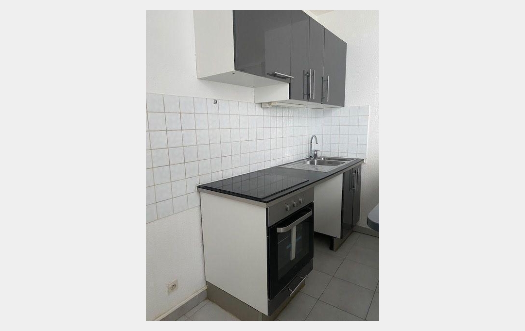 CABINET L'ANTENNE : Appartement | NIMES (30900) | 56 m2 | 550 € 