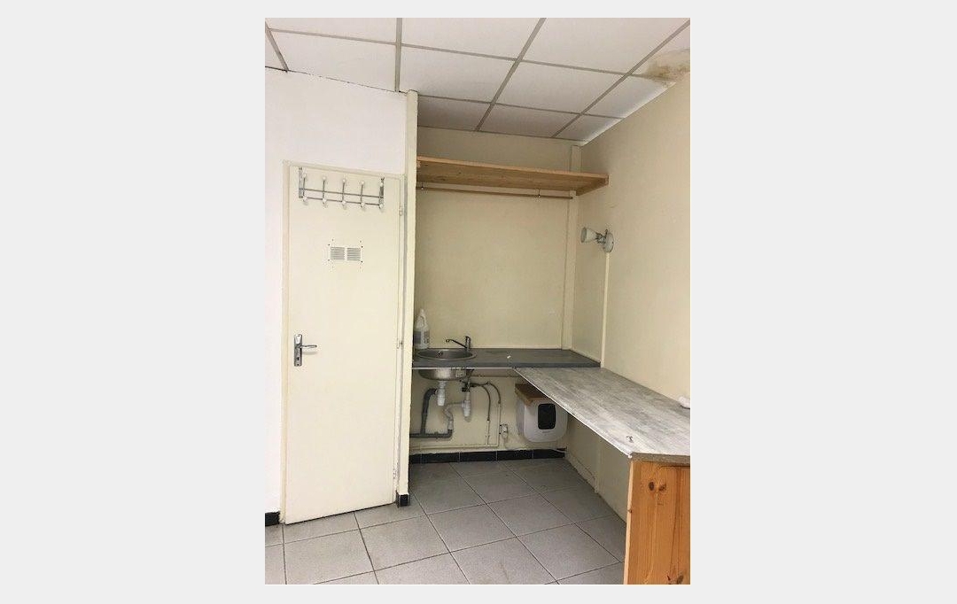 CABINET L'ANTENNE : Local / Bureau | NIMES (30900) | 47 m2 | 365 € 