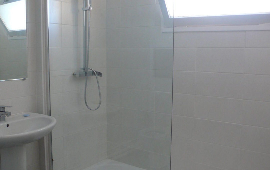CABINET L'ANTENNE : Appartement | NIMES (30900) | 25 m2 | 397 € 